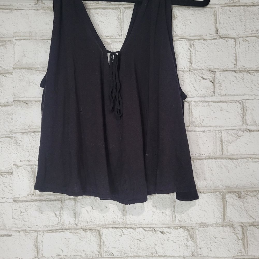 Kimchi Blue from Urban Outfitters crop flowy tank - Picture 5 of 14